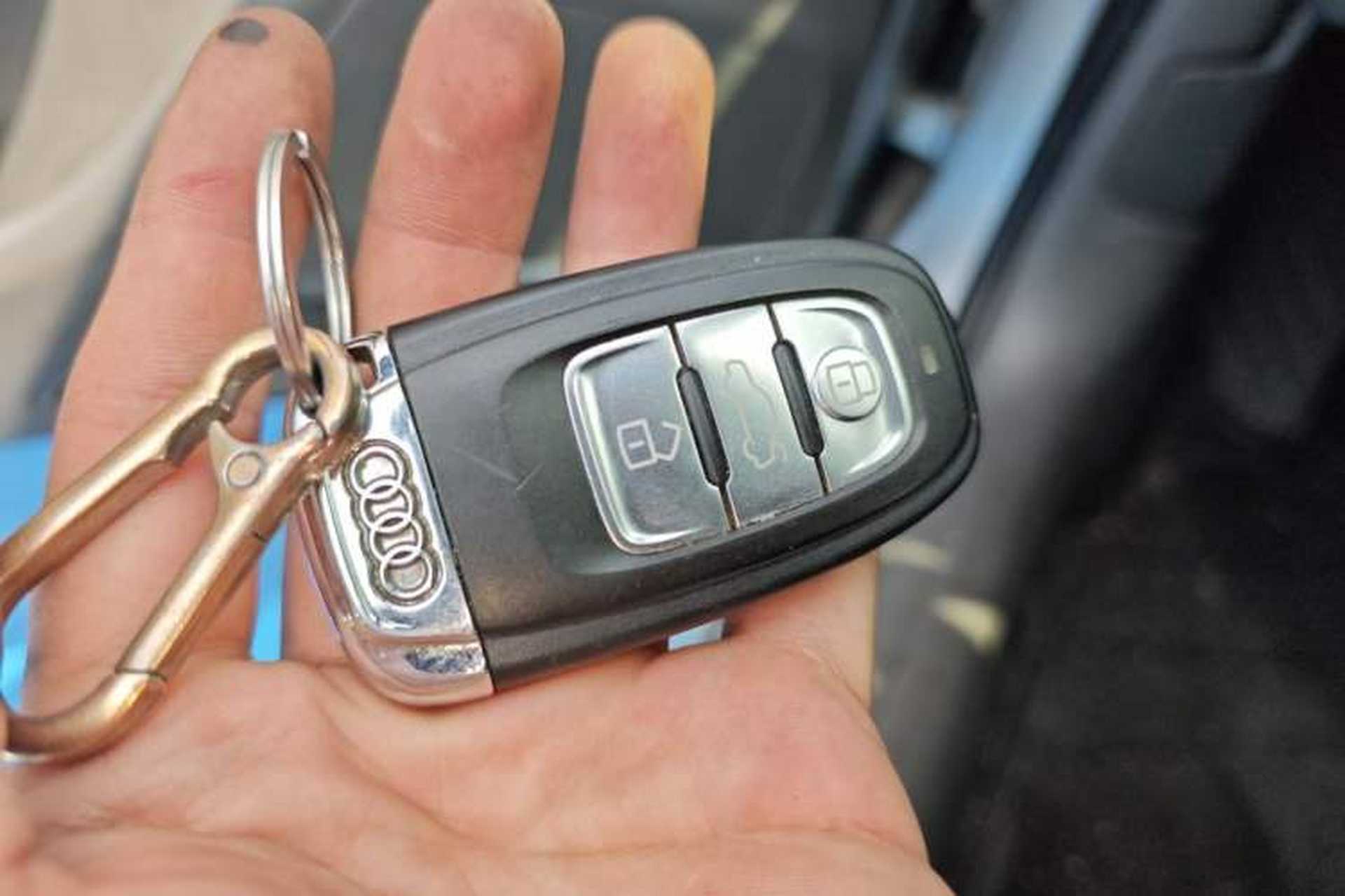 Used Audi A4L 2011 2.0 TFSI Technology Edition Vehicle Key