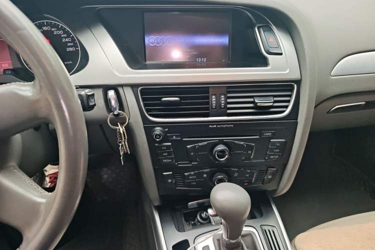 Used Audi A4L 2011 2.0 TFSI Comfort Model Audio And AC Panel
