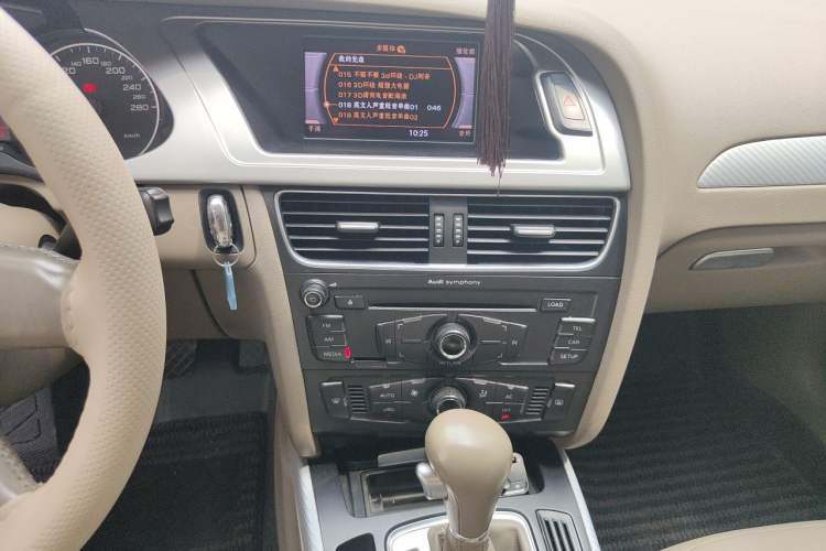 Used Audi A4L 2011 2.0 TFSI Comfort Model Audio And AC Panel