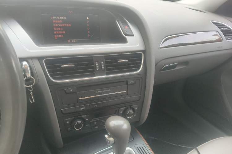 Used Audi A4L 2011 2.0 TFSI Technology Edition Audio And AC Panel