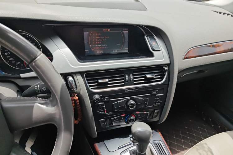 Used Audi A4L 2011 2.0 TFSI Comfort Model Audio And AC Panel