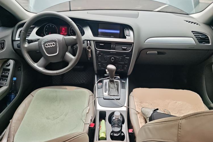 Used Audi A4L 2011 2.0 TFSI Comfort Model Center Console
