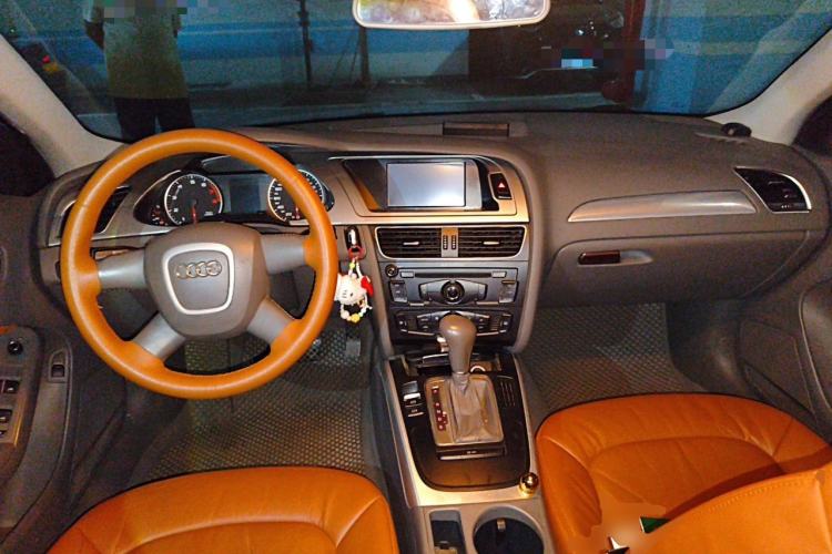 Used Audi A4L 2011 2.0 TFSI Standard Model Center Console