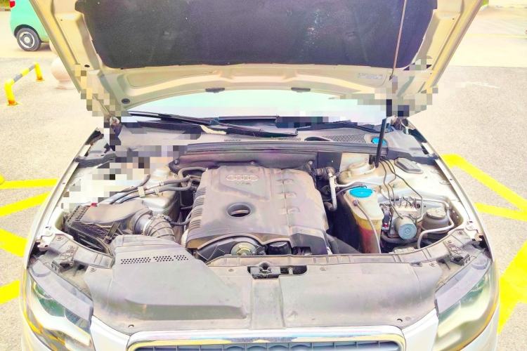 Used Audi A4L 2011 2.0 TFSI Sport Edition Engine Bay