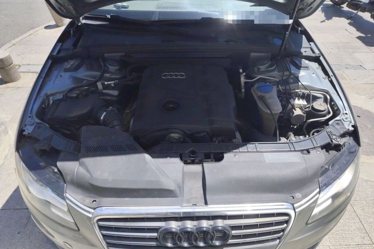 Used Audi A4L 2011 2.0 TFSI Comfort Model Engine Bay