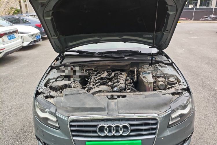 Used Audi A4L 2011 2.0 TFSI Comfort Model Engine Bay