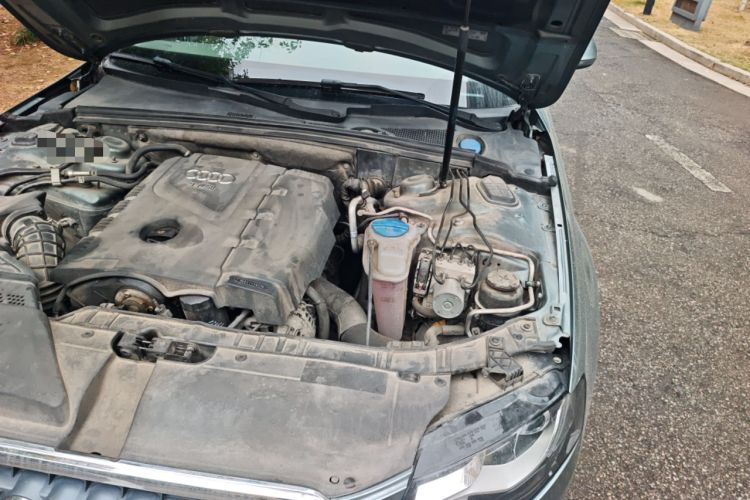Used Audi A4L 2011 2.0 TFSI Comfort Model Engine Bay Left