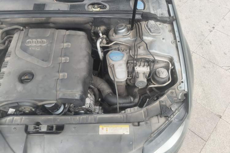 Used Audi A4L 2011 2.0 TFSI Technology Edition Engine Bay Left