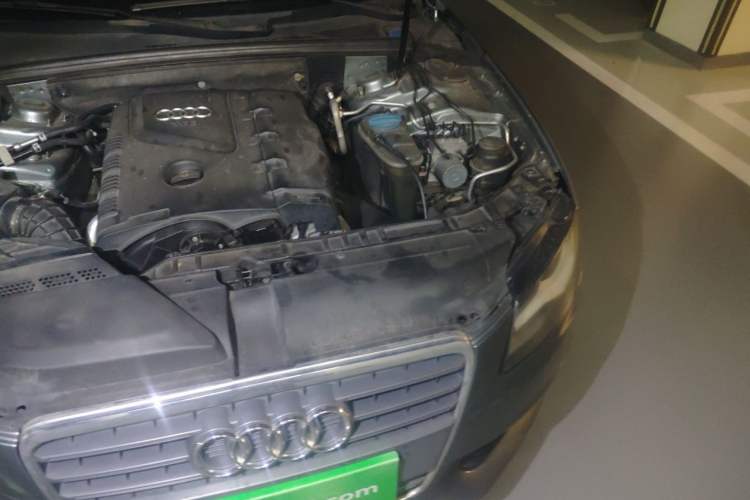 Used Audi A4L 2011 2.0 TFSI Technology Edition Engine Bay Left