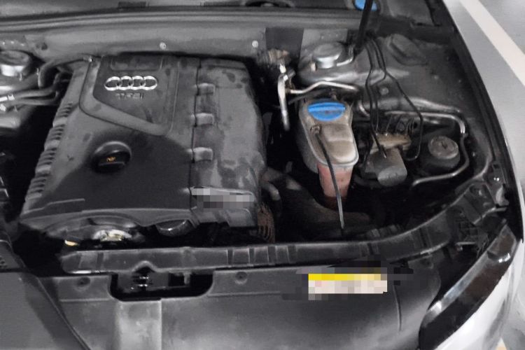 Used Audi A4L 2011 2.0 TFSI Luxury Model Engine Bay Left