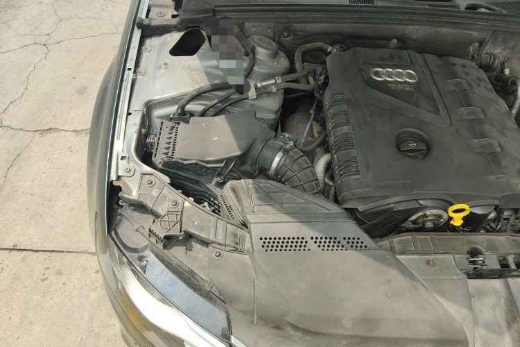 Used Audi A4L 2011 2.0 TFSI Comfort Model Engine Bay Right