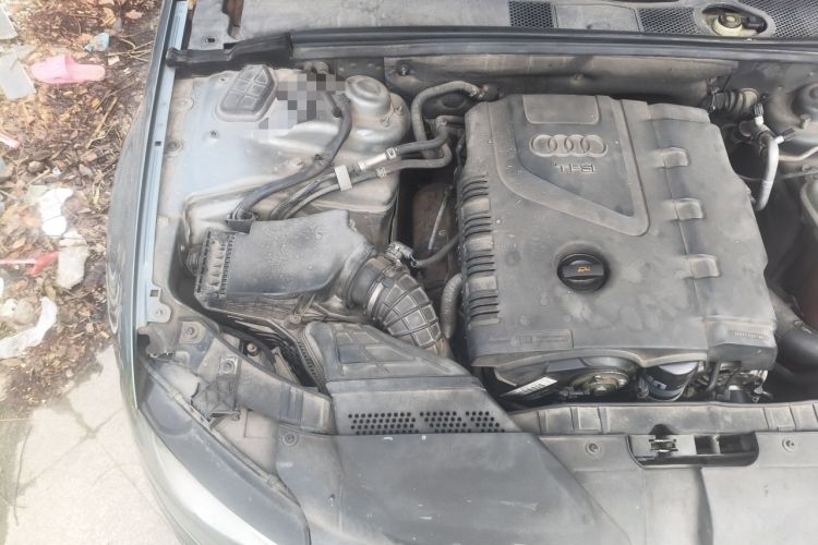 Used Audi A4L 2011 2.0 TFSI Technology Edition Engine Bay Right