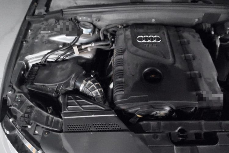 Used Audi A4L 2011 2.0 TFSI Luxury Model Engine Bay Right