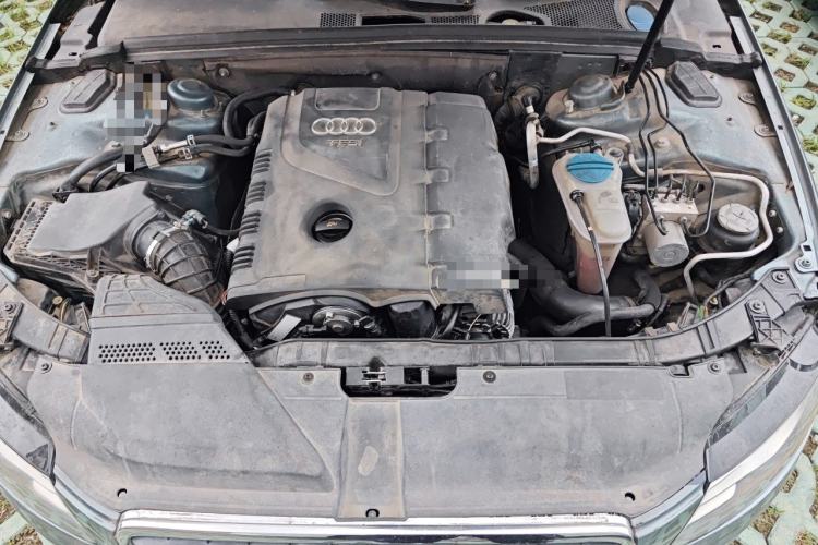Used Audi A4L 2011 2.0 TFSI Comfort Model Engine Bay