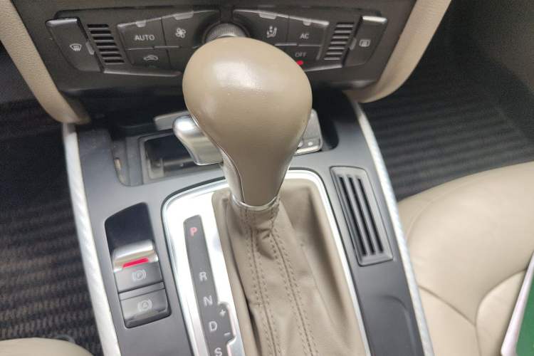 Used Audi A4L 2011 2.0 TFSI Comfort Model Gear Lever