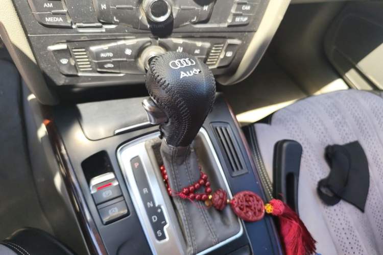 Used Audi A4L 2011 2.0 TFSI Comfort Model Gear Lever