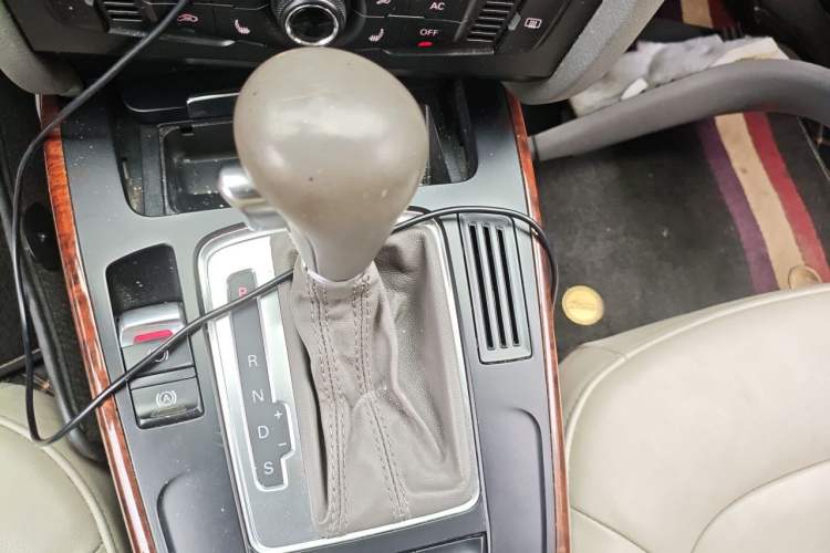 Used Audi A4L 2011 2.0 TFSI Comfort Model Gear Lever