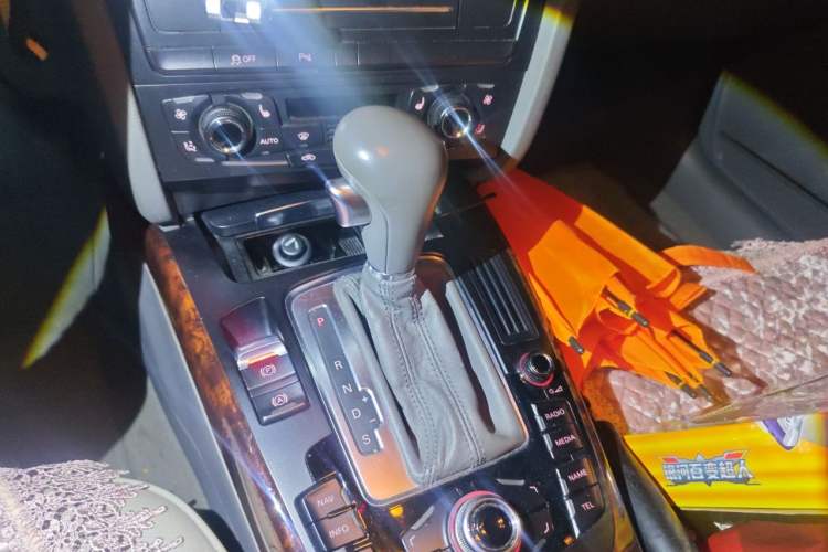 Used Audi A4L 2011 2.0 TFSI Technology Edition Gear Lever
