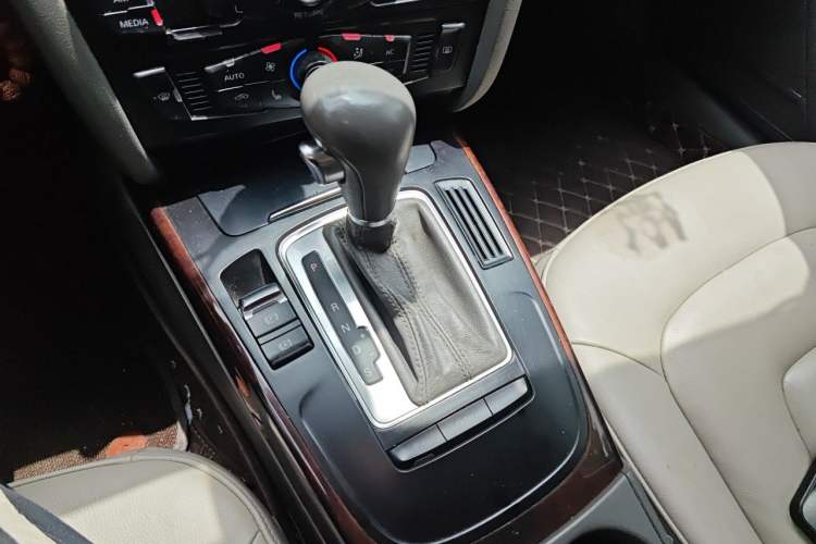 Used Audi A4L 2011 2.0 TFSI Comfort Model Gear Lever