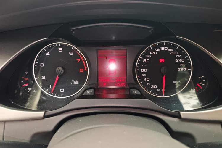 Used Audi A4L 2011 2.0 TFSI Comfort Model Instrument Cluster