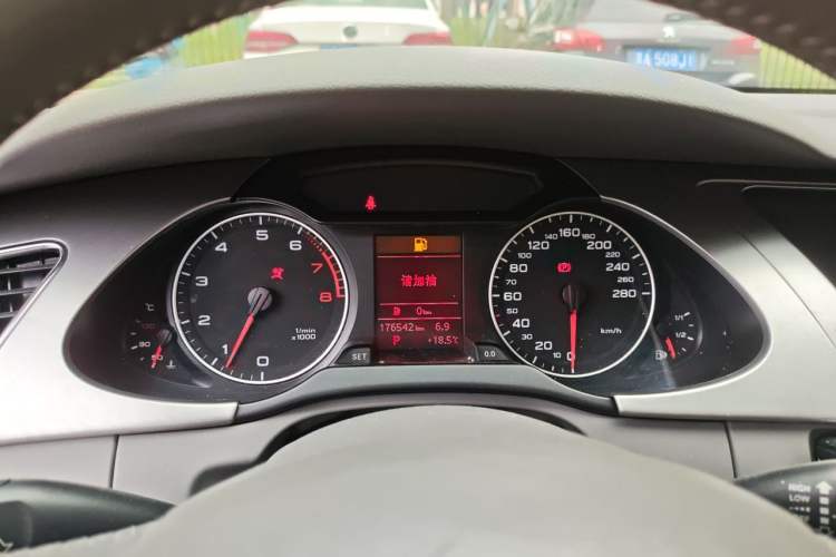 Used Audi A4L 2011 2.0 TFSI Comfort Model Instrument Cluster