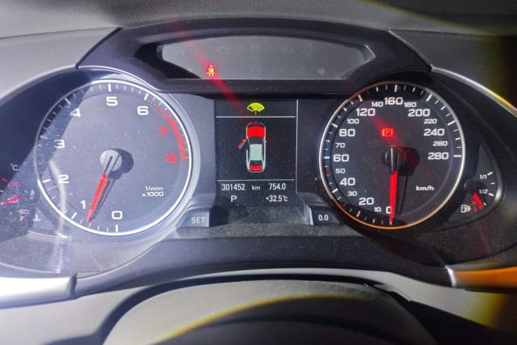 Used Audi A4L 2011 2.0 TFSI Technology Edition Instrument Cluster