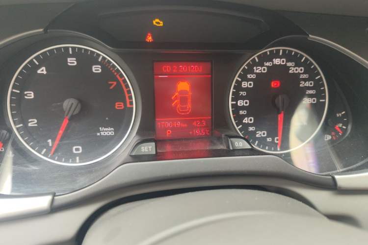 Used Audi A4L 2011 2.0 TFSI Comfort Model Odometer Close Up