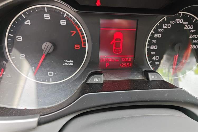 Used Audi A4L 2011 2.0 TFSI Comfort Model Odometer Close Up
