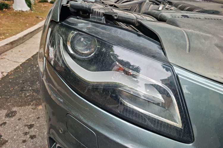 Used Audi A4L 2011 2.0 TFSI Comfort Model Right Front Headlight
