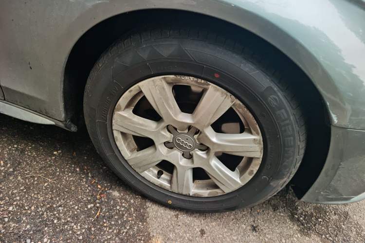 Used Audi A4L 2011 2.0 TFSI Comfort Model Right Front Wheel Hub