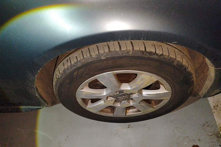 Used Audi A4L 2011 2.0 TFSI Standard Model Right Front Wheel Hub