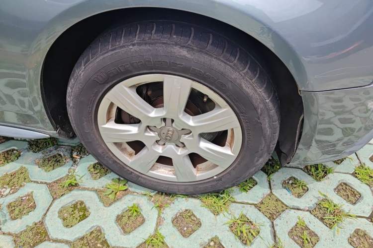 Used Audi A4L 2011 2.0 TFSI Comfort Model Right Front Wheel Hub