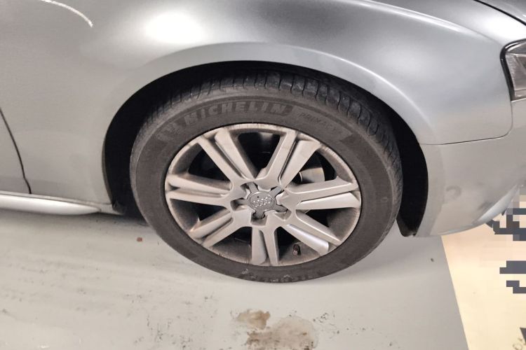 Used Audi A4L 2011 2.0 TFSI Luxury Model Right Front Wheel Hub