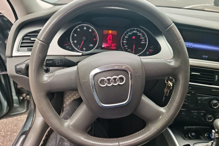 Used Audi A4L 2011 2.0 TFSI Comfort Model Steering Wheel