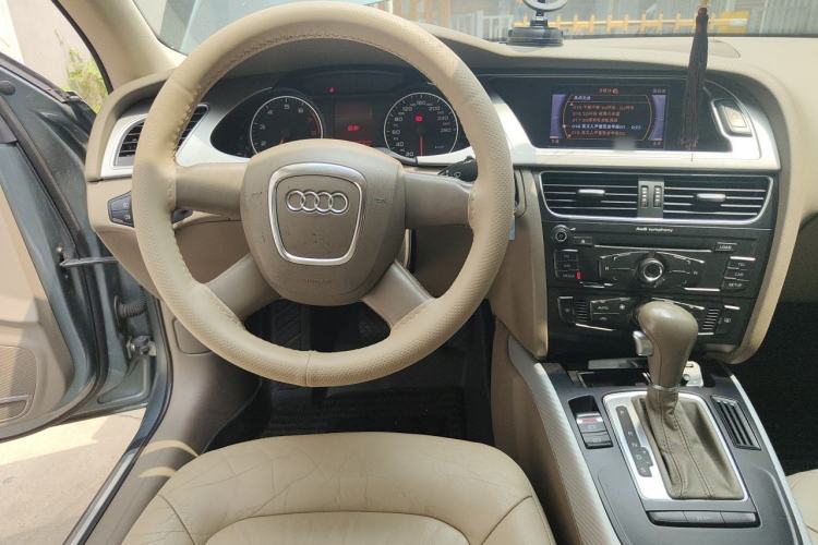 Used Audi A4L 2011 2.0 TFSI Comfort Model Steering Wheel