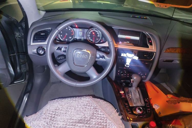 Used Audi A4L 2011 2.0 TFSI Technology Edition Steering Wheel