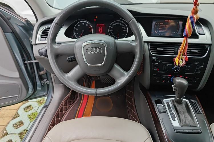 Used Audi A4L 2011 2.0 TFSI Comfort Model Steering Wheel