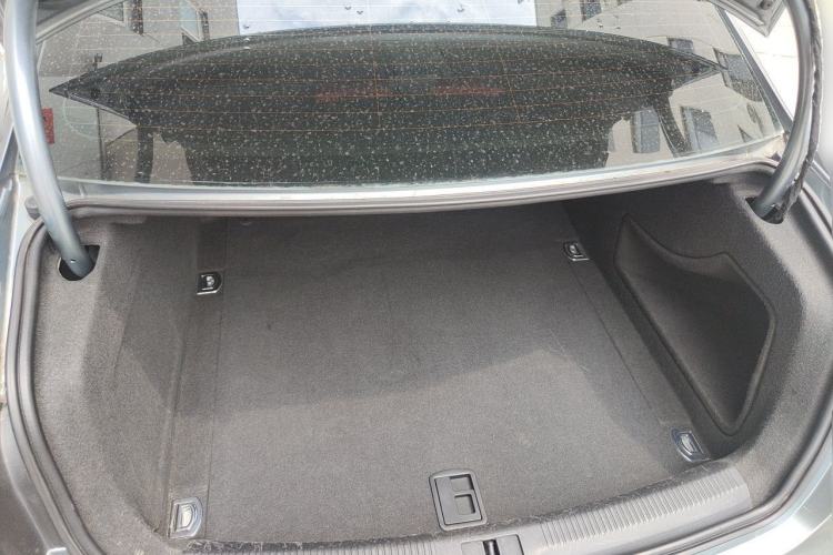 Used Audi A4L 2011 2.0 TFSI Comfort Model Trunk