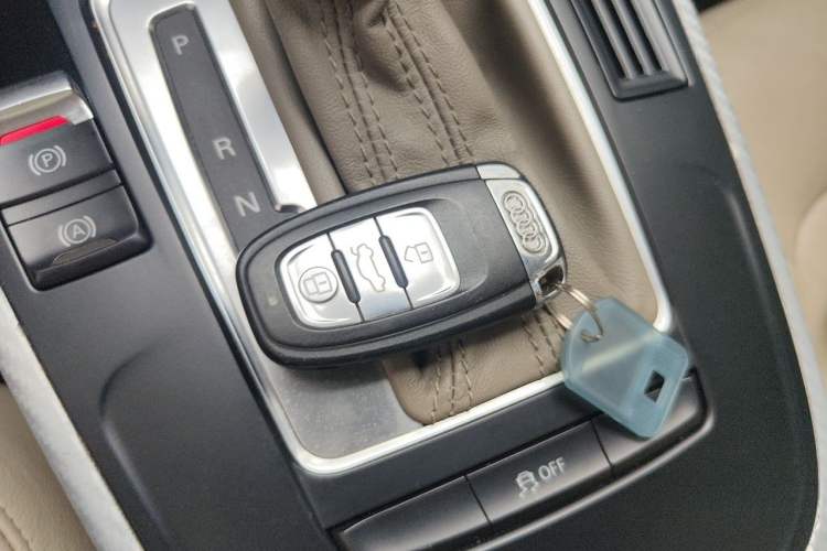 Used Audi A4L 2011 2.0 TFSI Comfort Model Vehicle Key
