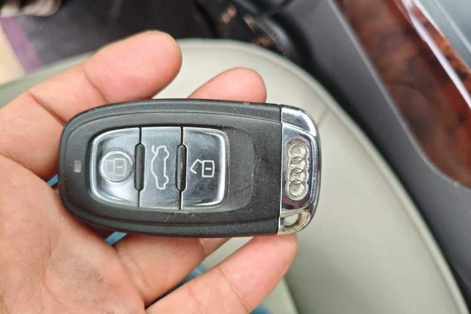 Used Audi A4L 2011 2.0 TFSI Comfort Model Vehicle Key