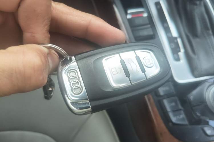 Used Audi A4L 2011 2.0 TFSI Technology Edition Vehicle Key