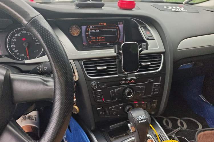 Used Audi A4L 2011 2.0 TFSI Standard Model Audio And AC Panel