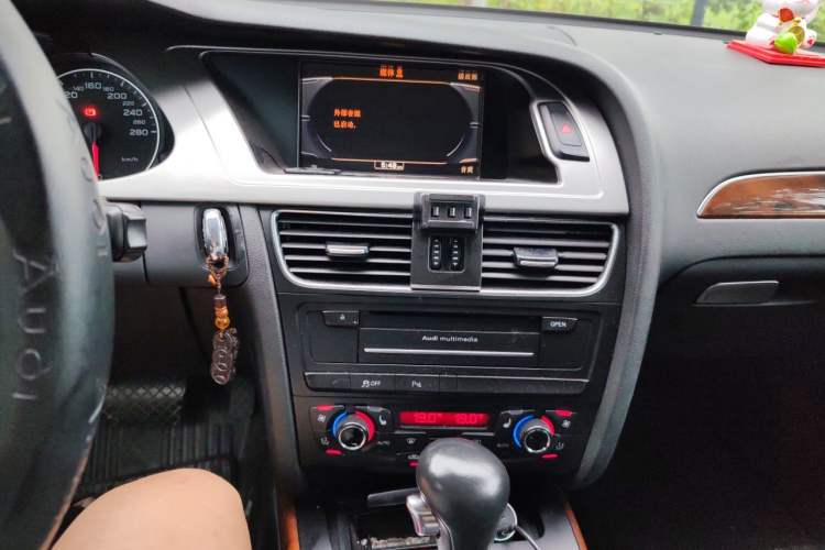 Used Audi A4L 2011 2.0 TFSI Technology Edition Audio And AC Panel