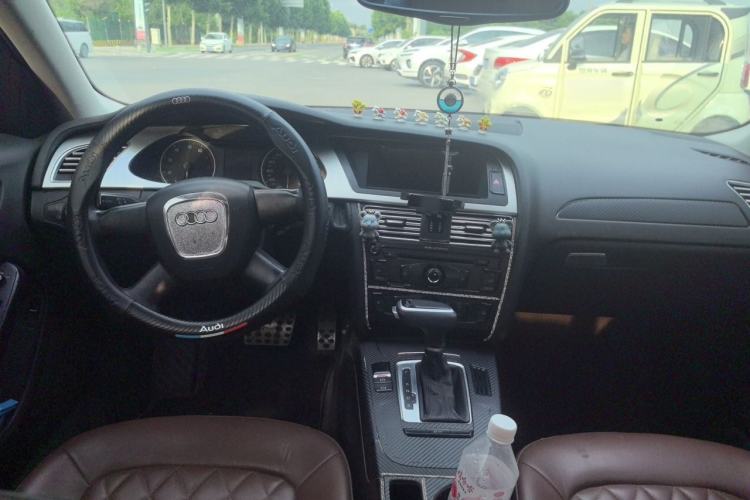 Used Audi A4L 2011 2.0 TFSI Technology Edition Center Console