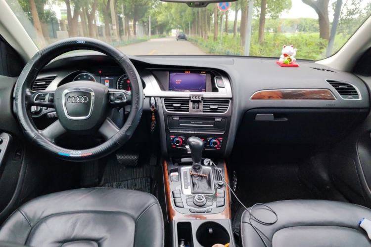 Used Audi A4L 2011 2.0 TFSI Technology Edition Center Console