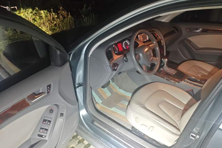 Used Audi A4L 2011 2.0 TFSI Comfort Model Driver Seat