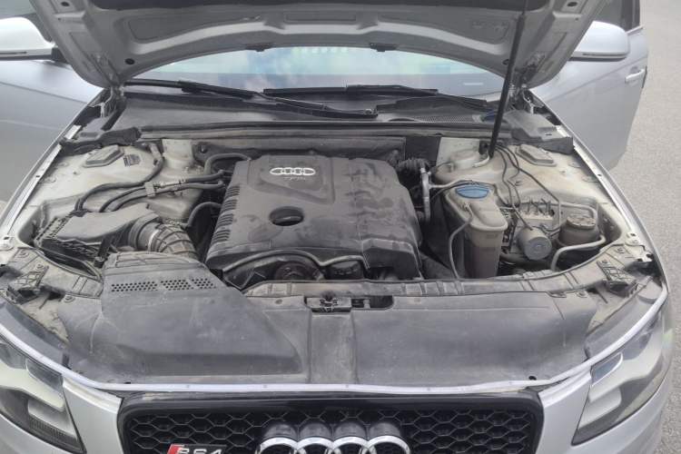 Used Audi A4L 2011 2.0 TFSI Technology Edition Engine Bay