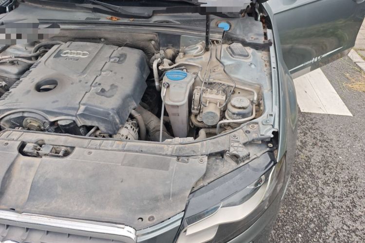 Used Audi A4L 2011 2.0 TFSI Standard Model Engine Bay Left