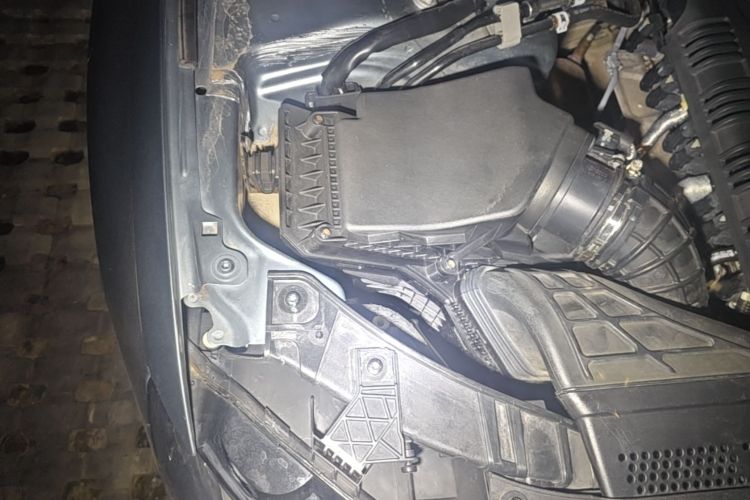 Used Audi A4L 2011 2.0 TFSI Comfort Model Engine Bay Right