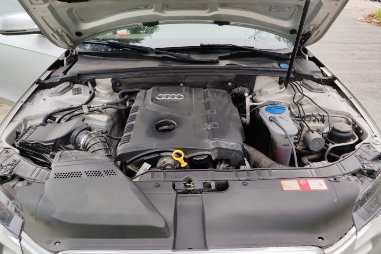 Used Audi A4L 2011 2.0 TFSI Technology Edition Engine Bay
